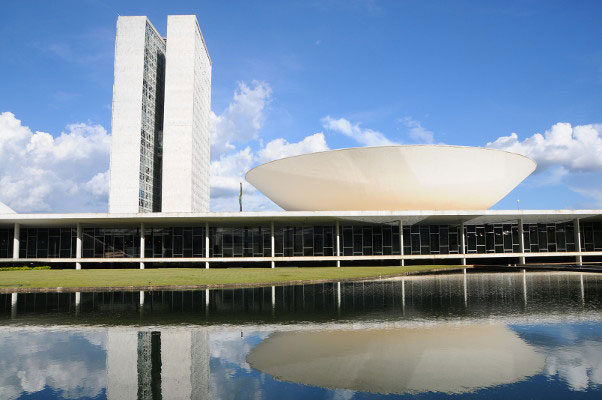 Campanhas eleitorais movimentam recursos de fundos públicos e de pessoas físicas